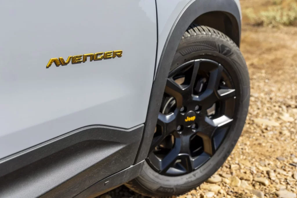 Jeep Avenger 4xe nrth face prueba 25 Motor16