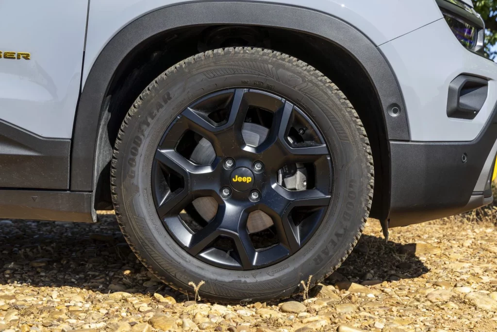 Jeep Avenger 4xe nrth face prueba 27 Motor16