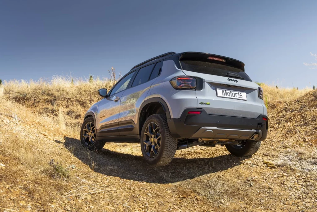 Jeep Avenger 4xe nrth face prueba 37 Motor16