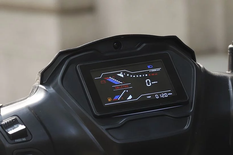 LETBE Velocity 125 ABS: El compañero perfecto para la ciudad 9 Motor16 LETBE Velocity 125 ABS 7 Motor16