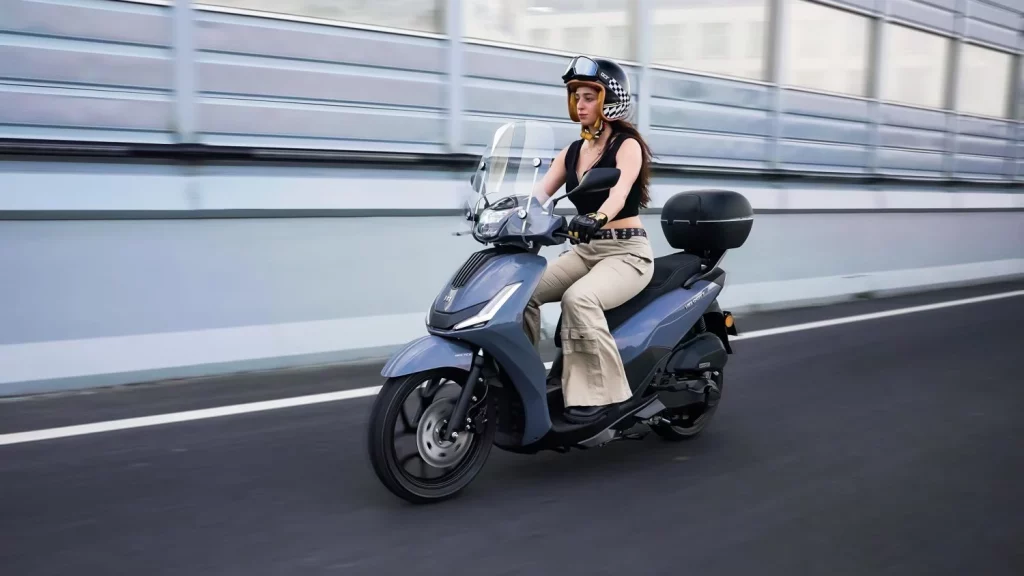 LETBE Velocity 125 ABS: El compañero perfecto para la ciudad 49 Motor16 LETBE Velocity 125 ABS 10 Motor16