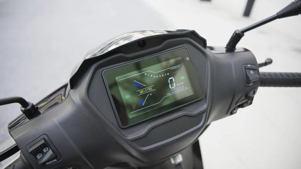 LETBE Velocity 125 ABS: El compañero perfecto para la ciudad 2 Motor16 LETBE Velocity 125 ABS 3 Motor16