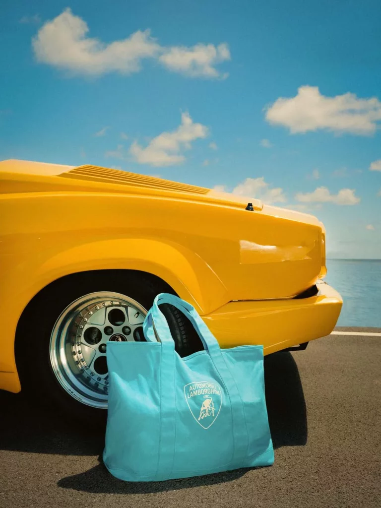 Lamborghini tiene la colección de ropa definitiva para ir a la playa el próximo verano 2 Motor16 Lamborghini Orlebar Brown4 Motor16