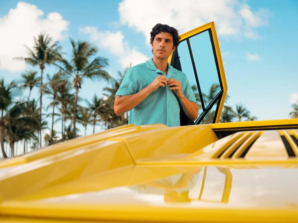 Lamborghini tiene la colección de ropa definitiva para ir a la playa el próximo verano 7 Motor16 Lamborghini Orlebar Brown6 Motor16