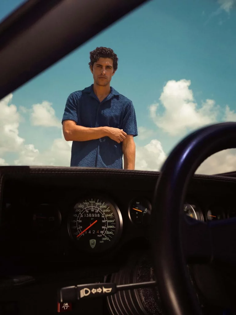 Lamborghini tiene la colección de ropa definitiva para ir a la playa el próximo verano 8 Motor16 Lamborghini Orlebar Brown9 Motor16