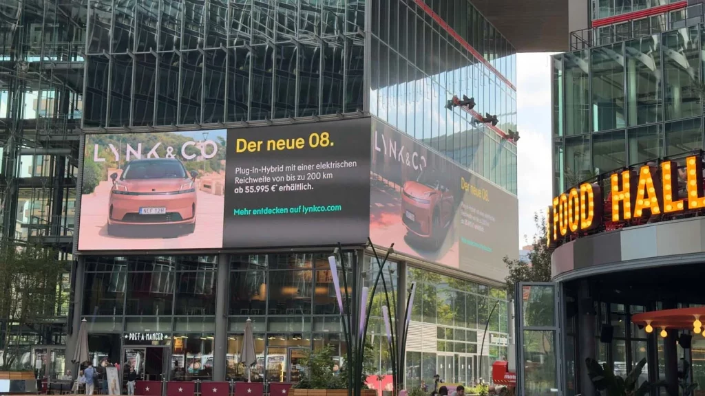 Lynk & Co 08: el nuevo SUV híbrido enchufable que conquista Europa con una campaña de impacto 5 Motor16 Lynk Co 08 Germany Berlin Motor16