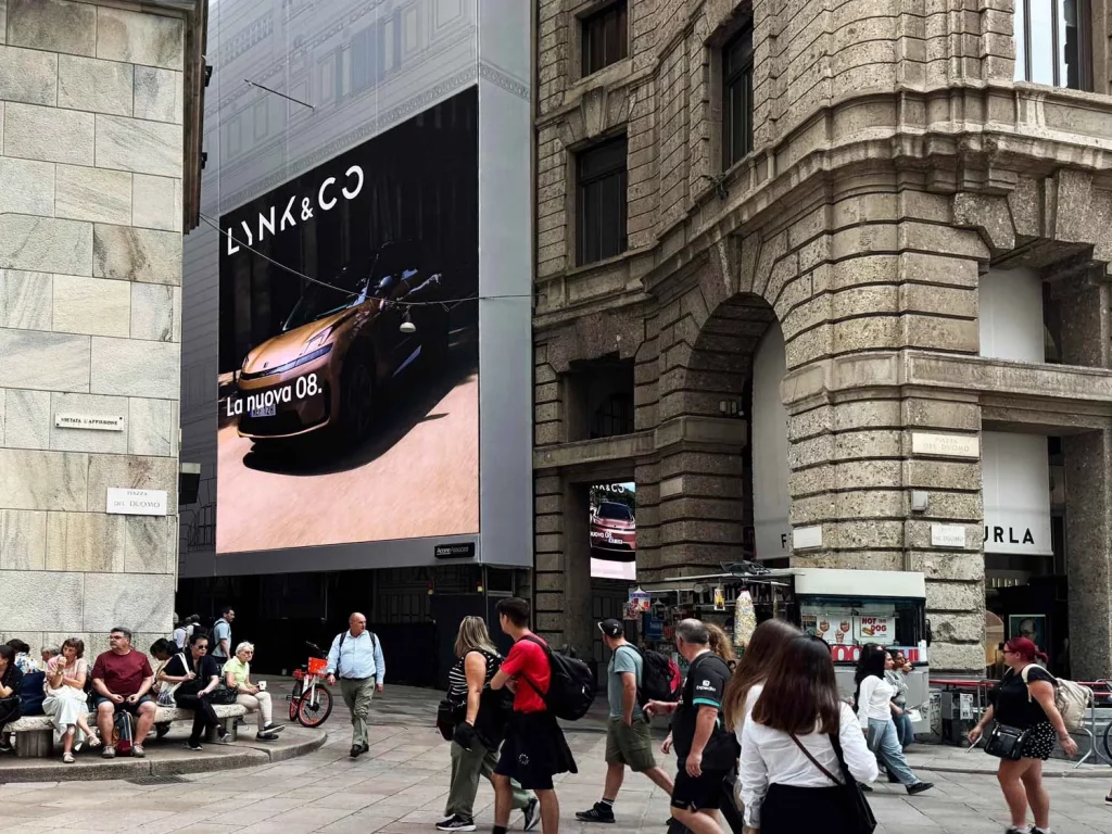 Lynk & Co 08: el nuevo SUV híbrido enchufable que conquista Europa con una campaña de impacto 4 Motor16 Lynk Co 08 Italy Milano 809e13 Motor16