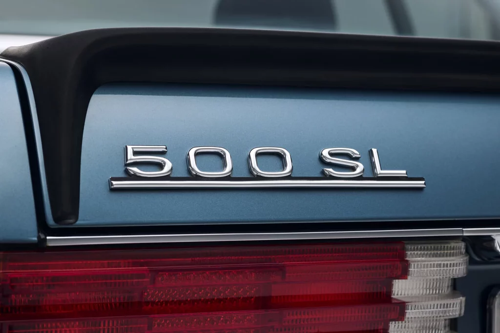 La increíble historia del Mercedes 500 SL con 42 años de vida y solo 42 millas recorridos 4 Motor16 MERCEDES 500 SL SLSHOP 42 Mile R107 500SL 001 5 Motor16