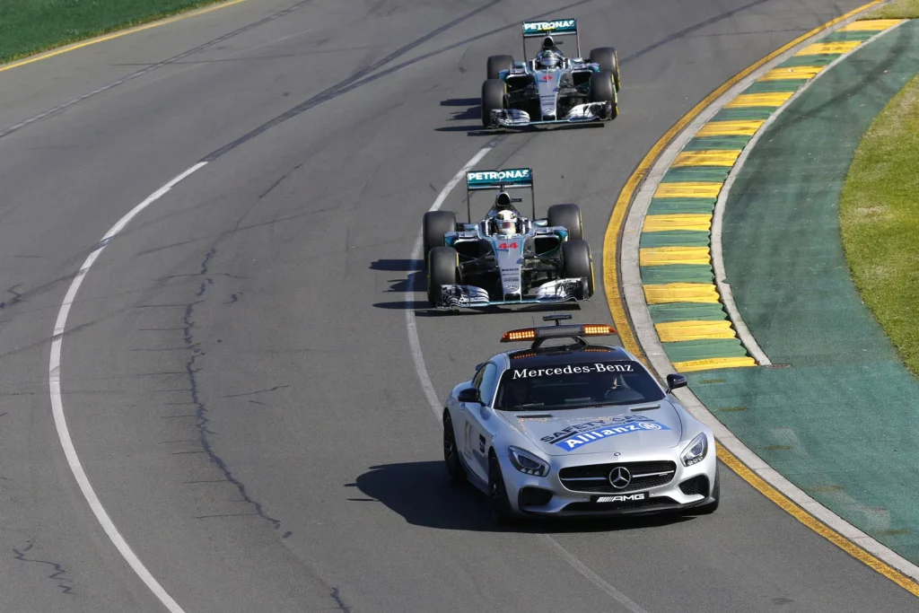 El histórico récord de Mercedes-AMG en la Fórmula 1 3 Motor16 MERCEDES SAFETY CAR 2015 2017 11. Official FIA F1® Safety Car Mercedes AMG GT S C190 Mercedes AMG Motor16