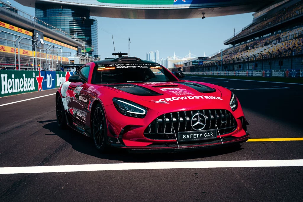 El histórico récord de Mercedes-AMG en la Fórmula 1 23 Motor16 MERCEDES SAFETY CAR Official FIA F1® Edition 500 1 Motor16