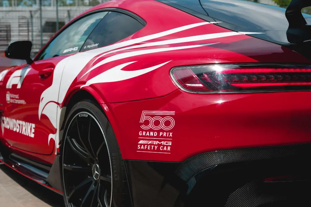 El histórico récord de Mercedes-AMG en la Fórmula 1 24 Motor16 MERCEDES SAFETY CAR Official FIA F1® Edition 500 2 Motor16