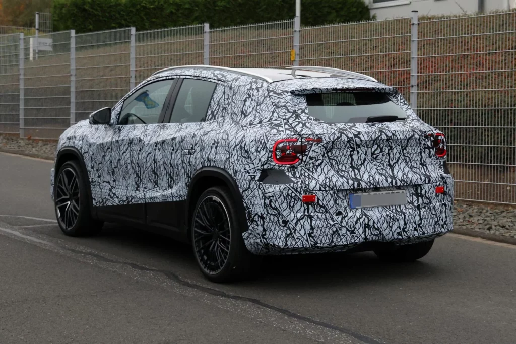 Cuenta atrás para el Mercedes GLA 2027, que será multienergía 13 Motor16 Mercedes GLA AMG Line 2026 11 Motor16