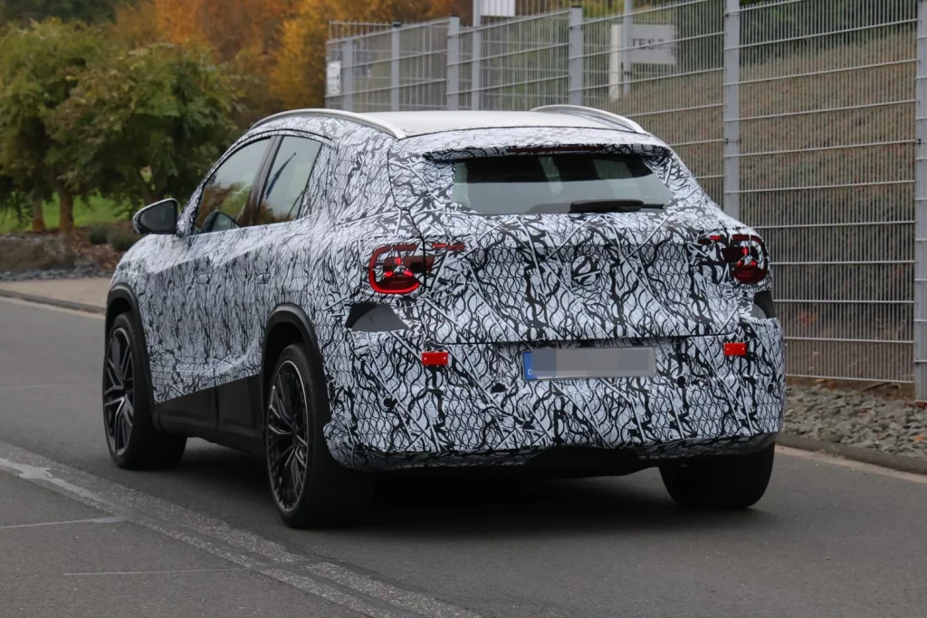 Cuenta atrás para el Mercedes GLA 2027, que será multienergía 14 Motor16 Mercedes GLA AMG Line 2026 13 Motor16