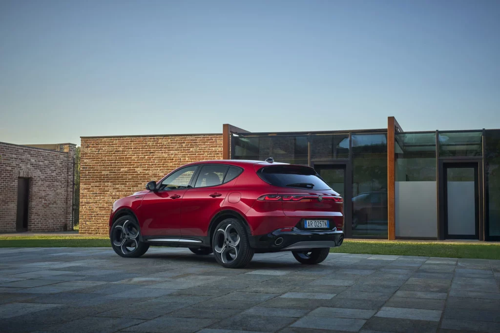 Alfa Romeo retoca el Tonale con un nuevo estilo que refuerza el ADN deportivo 1 Motor16 NUEVO ALFA ROMEO TONALE 13 Motor16