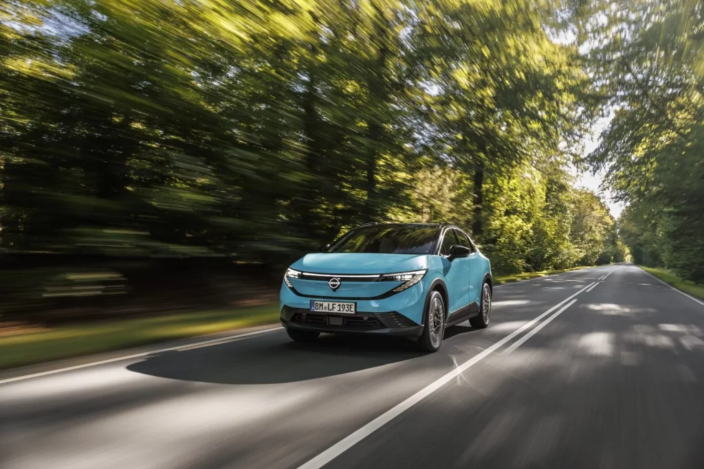 Al volante del Nissan Leaf 2026: El pionero sigue su propio camino 7 Motor16 Nissan Leaf 2026 1 Motor16