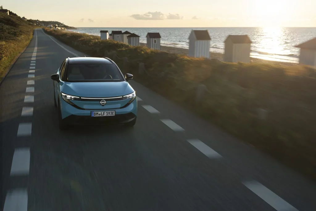 Al volante del Nissan Leaf 2026: El pionero sigue su propio camino 8 Motor16 Nissan Leaf 2026 2 Motor16