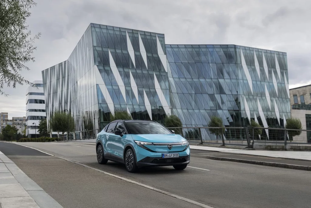 Al volante del Nissan Leaf 2026: El pionero sigue su propio camino 28 Motor16 Nissan Leaf 2026 24 Motor16