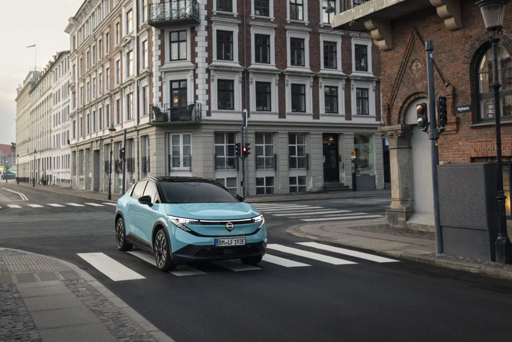 Al volante del Nissan Leaf 2026: El pionero sigue su propio camino 9 Motor16 Nissan Leaf 2026 3 Motor16