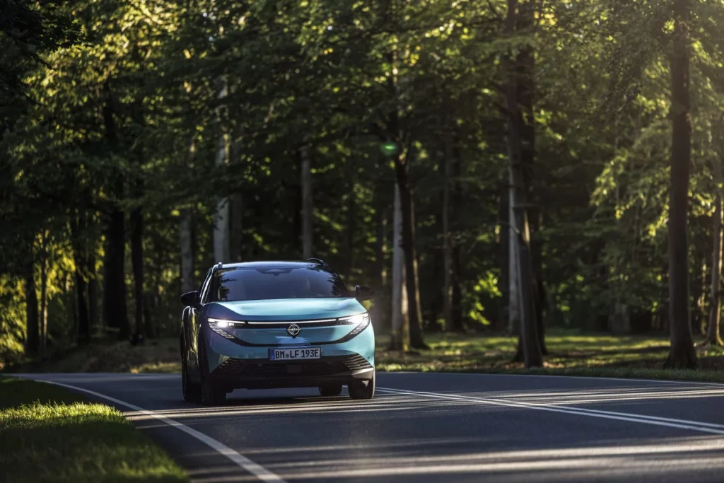 Al volante del Nissan Leaf 2026: El pionero sigue su propio camino 31 Motor16 Nissan Leaf 2026 30 Motor16