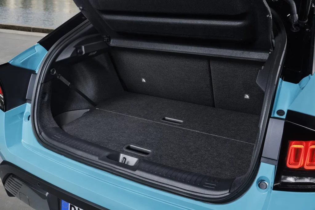Al volante del Nissan Leaf 2026: El pionero sigue su propio camino 38 Motor16 Nissan Leaf 2026 37 Motor16