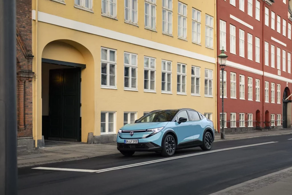 Al volante del Nissan Leaf 2026: El pionero sigue su propio camino 10 Motor16 Nissan Leaf 2026 4 Motor16