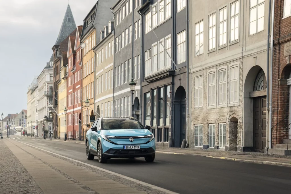 Al volante del Nissan Leaf 2026: El pionero sigue su propio camino 15 Motor16 Nissan Leaf 2026 9 Motor16