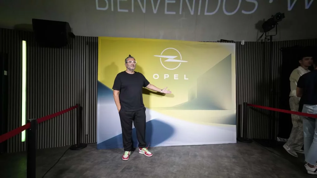 Lara Álvarez, 'enamorada' de tres SUV de Opel: sigue la historia en la miniserie 'German SUV & Friends' 17 Motor16 OPEL German SUV Friends MINISERIE15 Motor16