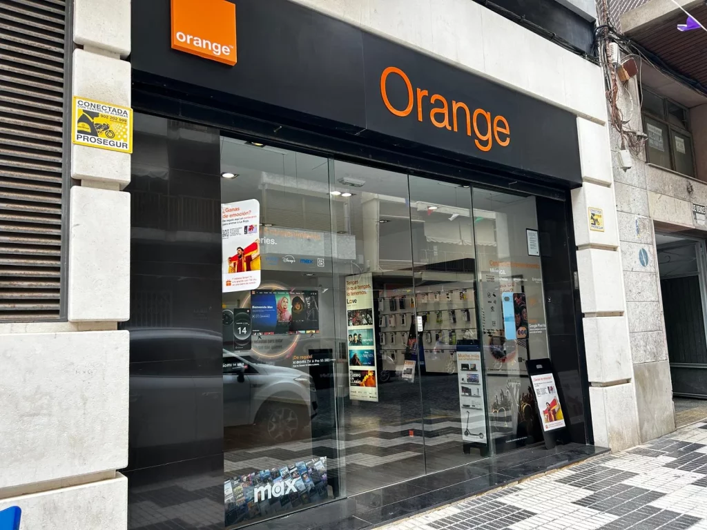Orange tienda telefonia operador Motor16