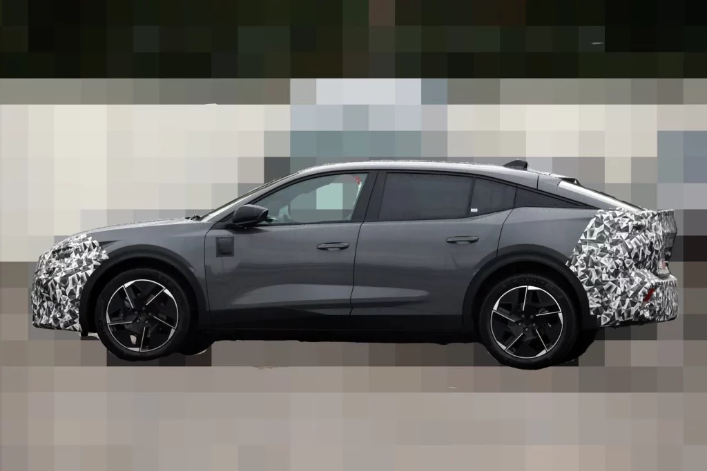 Fotos espía del Peugeot 408 2026 3 Motor16 Peugeot 408 2026 2 Motor16