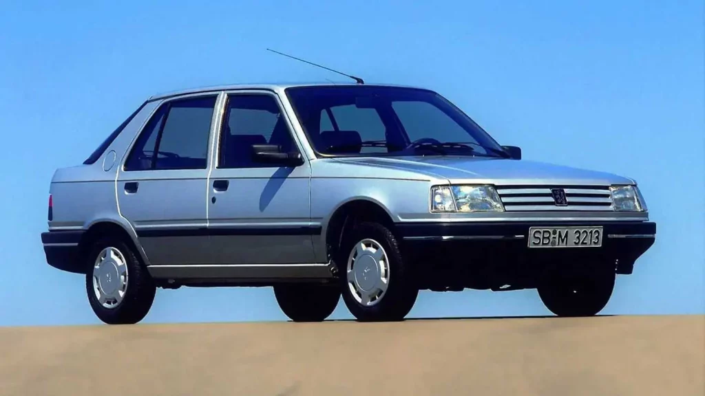 El Peugeot que nunca debió llamarse Peugeot cumple 40 años 7 Motor16 Peugeot309 4 Motor16