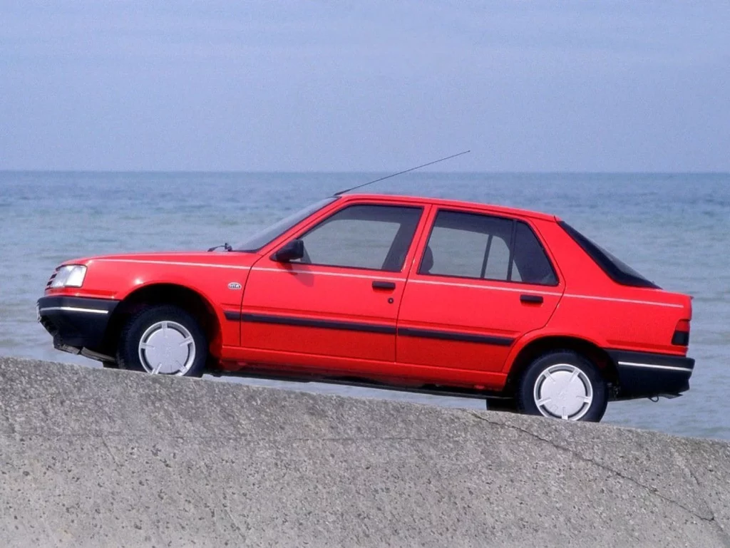 El Peugeot que nunca debió llamarse Peugeot cumple 40 años 10 Motor16 Peugeot309 7 Motor16