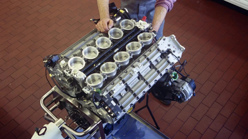 Porsche Carrera GT 6 Motor16