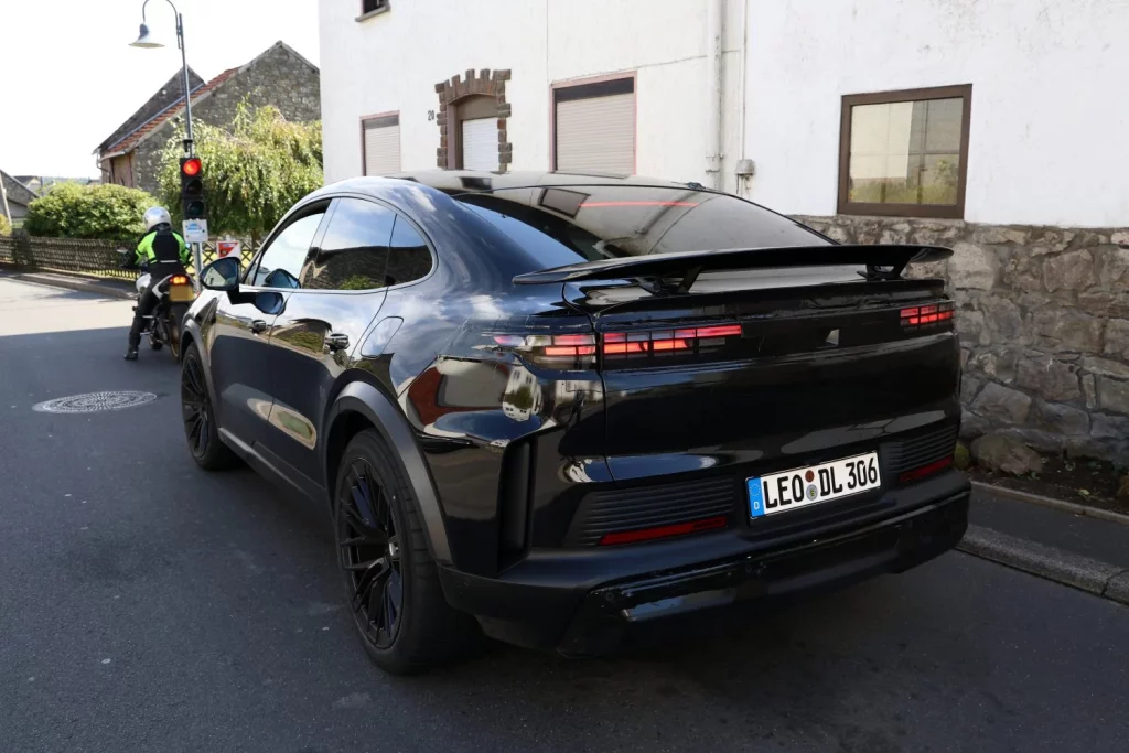 Habrá un Porsche Cayenne Turbo GT... eléctrico 12 Motor16 Porsche Cayenne Turbo GT 10 Motor16