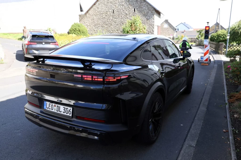 Habrá un Porsche Cayenne Turbo GT... eléctrico 2 Motor16 Porsche Cayenne Turbo GT 11 Motor16