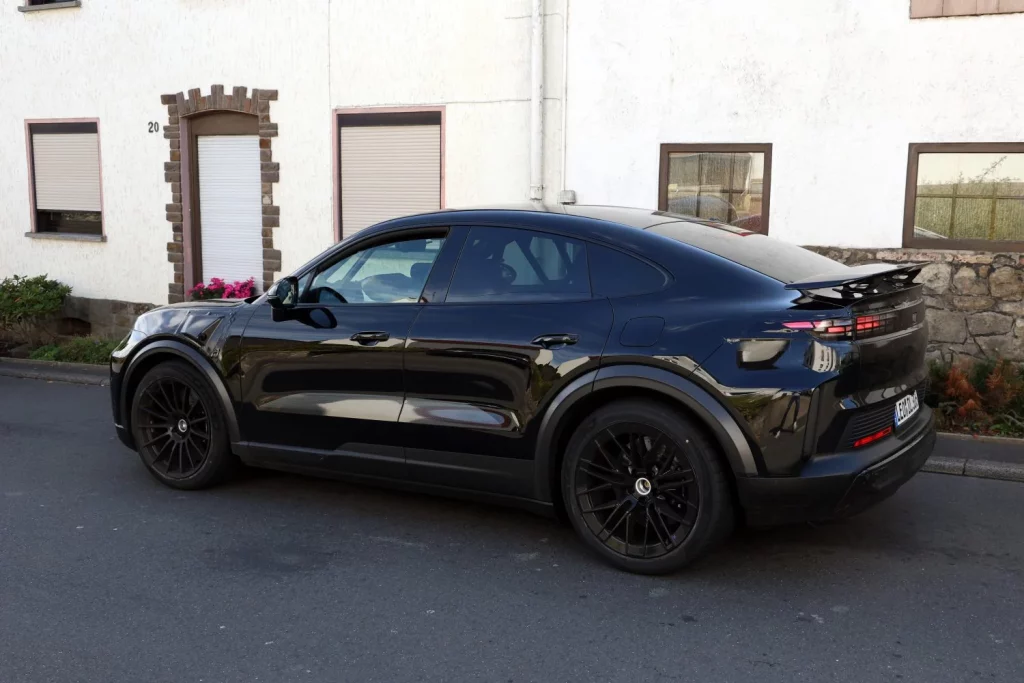 Habrá un Porsche Cayenne Turbo GT... eléctrico 1 Motor16 Porsche Cayenne Turbo GT (9)