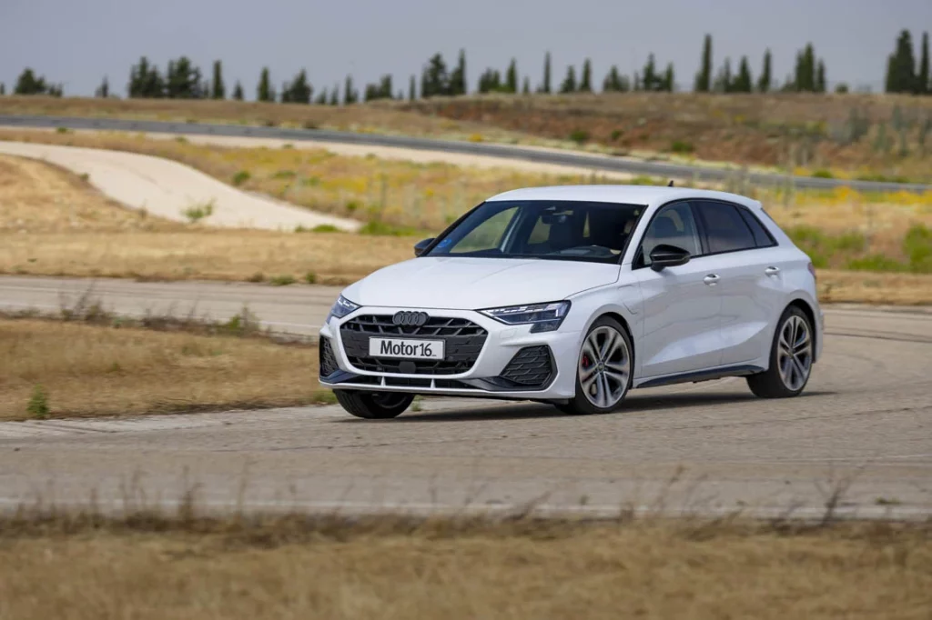 Prueba del Audi A3 Sportback TFSIe 272 CV S tronic. Eléctrico por la mañana, GTI por la tarde 37 Motor16 Prueba Audi A3 Sportback TFSIe 272 CV 31 Motor16