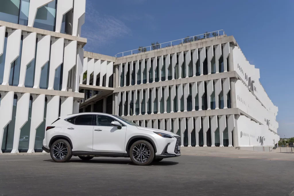 Ruta arquitectónica en el Lexus NX 450h+: Madrid, a la vanguardia 30 Motor16 RUTA ARQUITECTONICA LEXUS MADRID 23 Motor16
