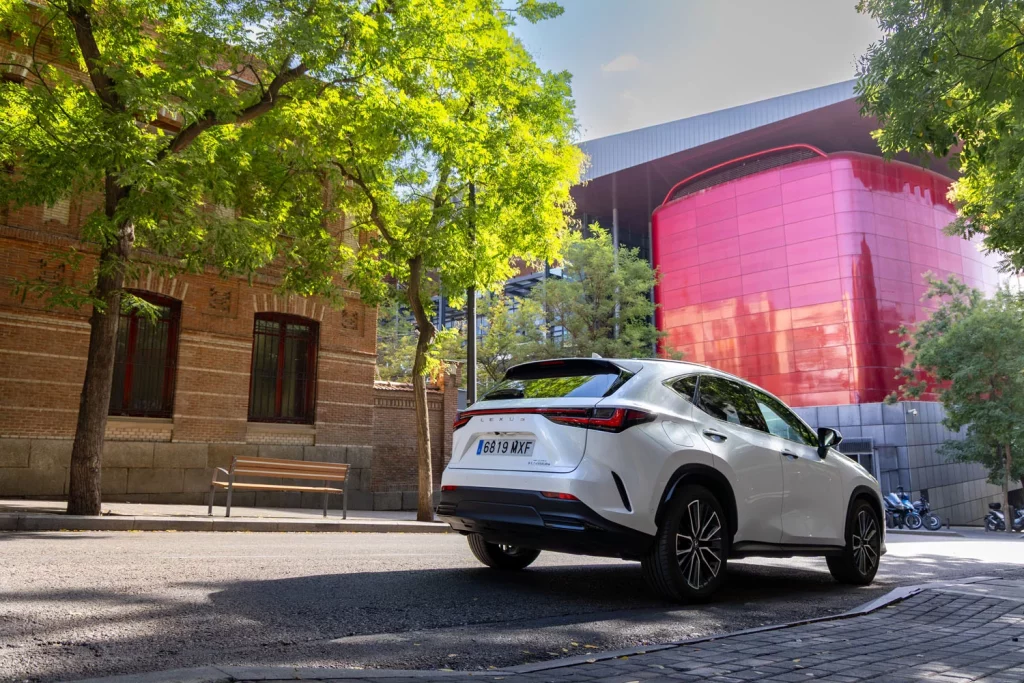 Ruta arquitectónica en el Lexus NX 450h+: Madrid, a la vanguardia 10 Motor16 RUTA ARQUITECTONICA LEXUS MADRID 3 Motor16