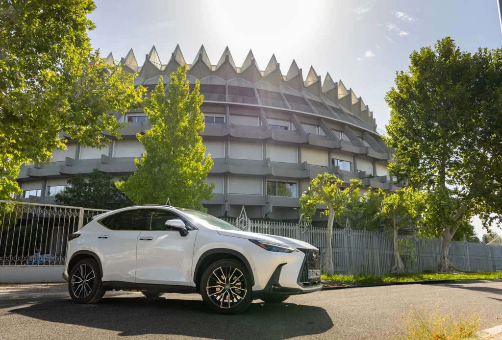 Ruta arquitectónica en el Lexus NX 450h+: Madrid, a la vanguardia 5 Motor16 RUTA ARQUITECTONICA LEXUS MADRID 4 Motor16