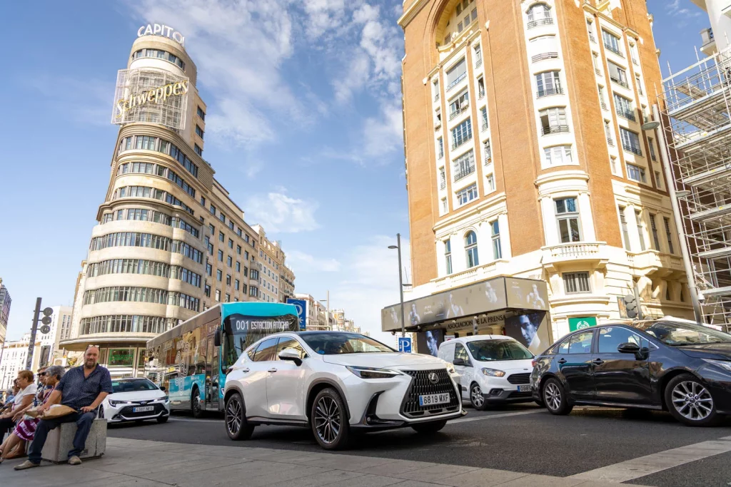 Ruta arquitectónica en el Lexus NX 450h+: Madrid, a la vanguardia 14 Motor16 RUTA ARQUITECTONICA LEXUS MADRID 7 Motor16