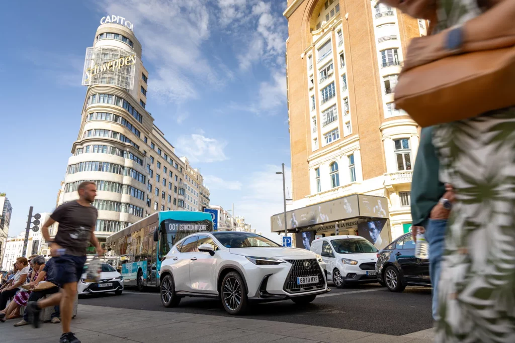 Ruta arquitectónica en el Lexus NX 450h+: Madrid, a la vanguardia 4 Motor16 RUTA ARQUITECTONICA LEXUS MADRID 8 Motor16