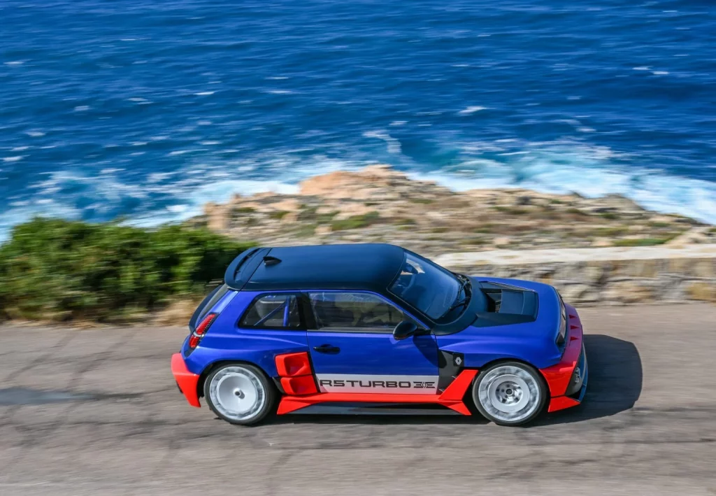 El Renault 5 Turbo 3E debuta en el Tour de Corse con sus 555 CV eléctricos 6 Motor16 El Renault 5 Turbo 3E debuta en el Tour de Corse con sus 555 CV eléctricos