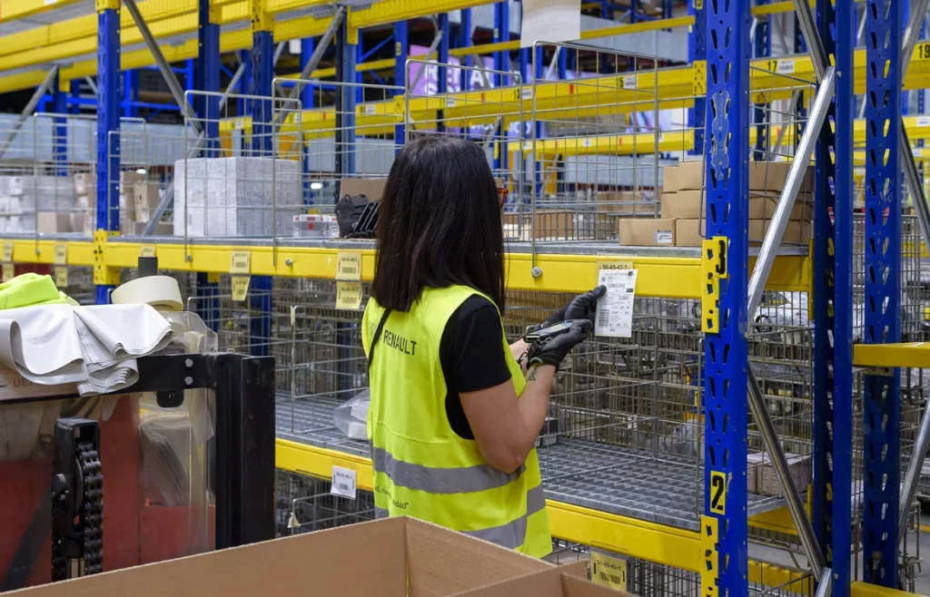 Así es el nuevo programa de fidelización que Renault ofrece a sus clientes 6 Motor16 Renault CDE Torres de la Alameda 1 Motor16