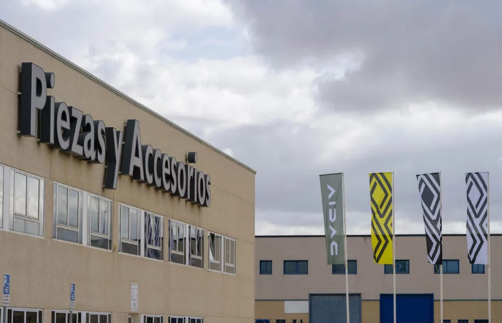 Así es el nuevo programa de fidelización que Renault ofrece a sus clientes 13 Motor16 Renault CDE Torres de la Alameda 14 Motor16