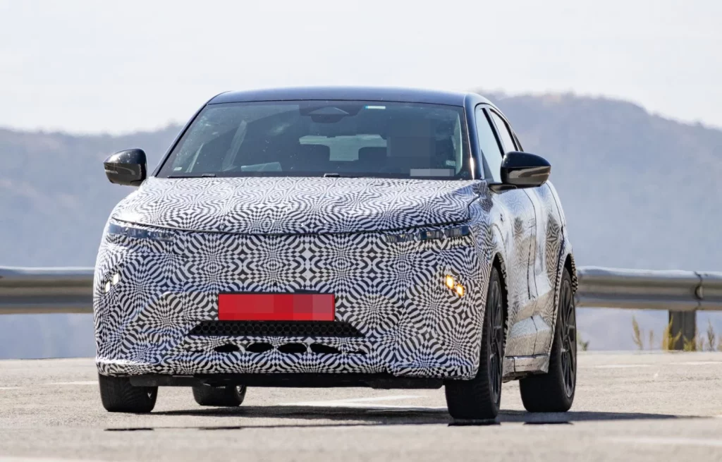 Renault Megane E-Tech 2026: primeras imágenes y grandes cambios en el compacto eléctrico 3 Motor16 Renault Megane E Tech 2026 1 Motor16