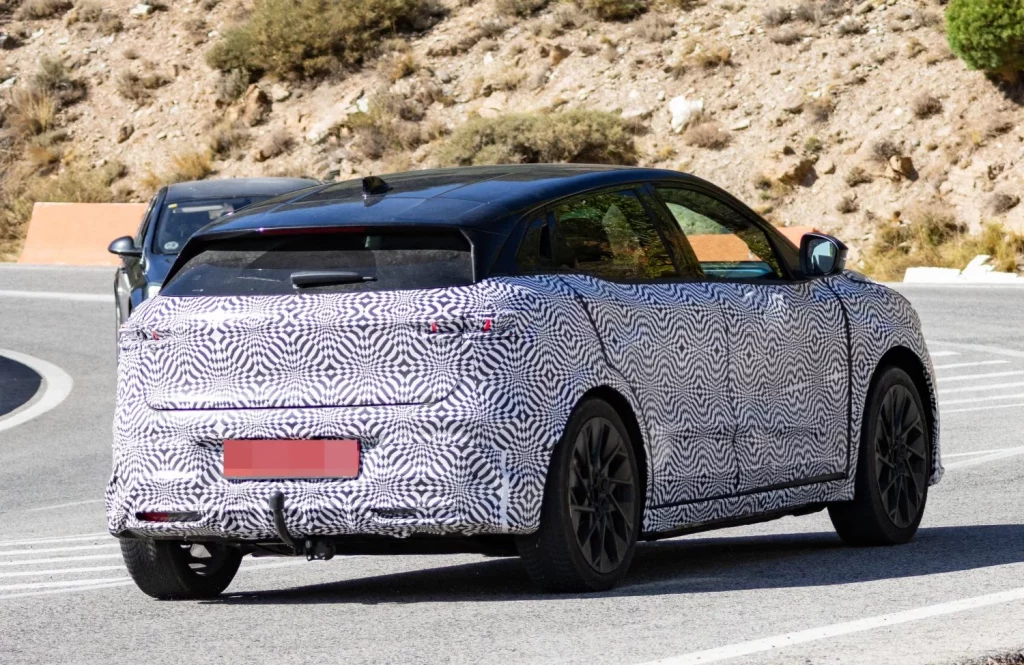 Renault Megane E-Tech 2026: primeras imágenes y grandes cambios en el compacto eléctrico 13 Motor16 Renault Megane E Tech 2026 11 Motor16