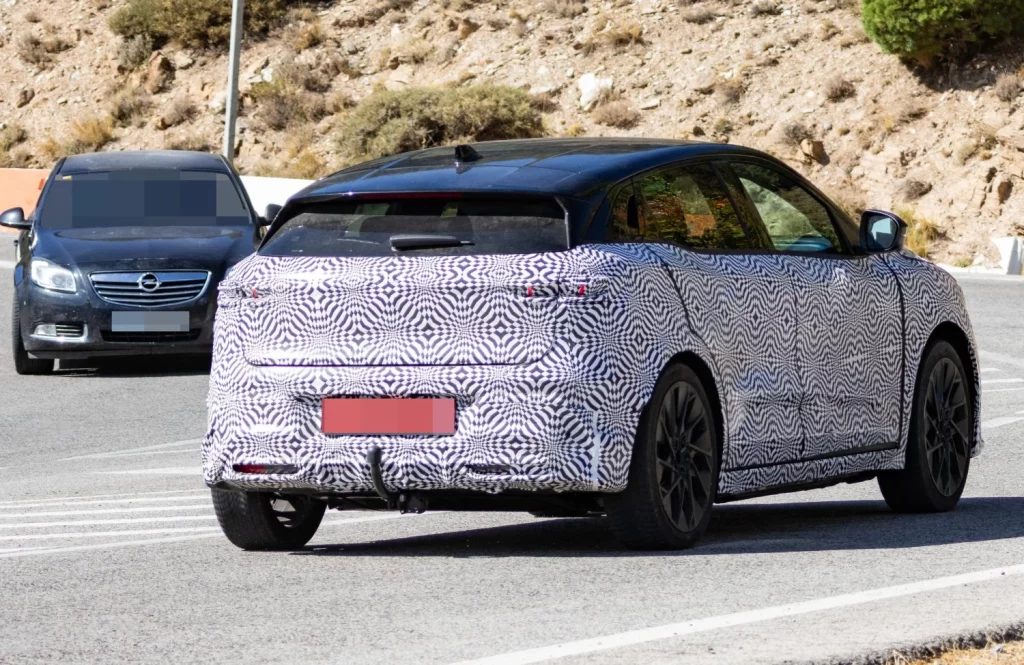 Renault Megane E-Tech 2026: primeras imágenes y grandes cambios en el compacto eléctrico 2 Motor16 Renault Megane E Tech 2026 13 Motor16