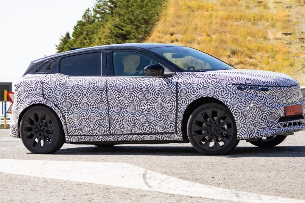 Renault Megane E-Tech 2026: primeras imágenes y grandes cambios en el compacto eléctrico 11 Motor16 Renault Megane E Tech 2026 9 Motor16
