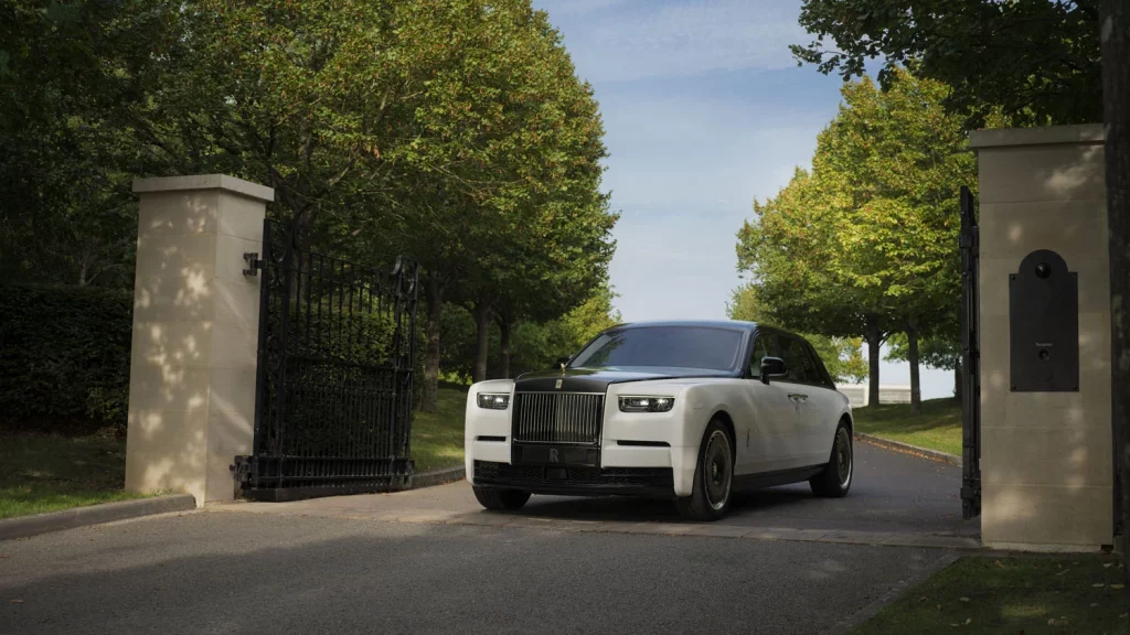 Un siglo de lujo rodante: Rolls-Royce celebra el centenario del Phantom con una edición extraordinaria 7 Motor16 Rolls Royce Phantom Centenary 1 Motor16