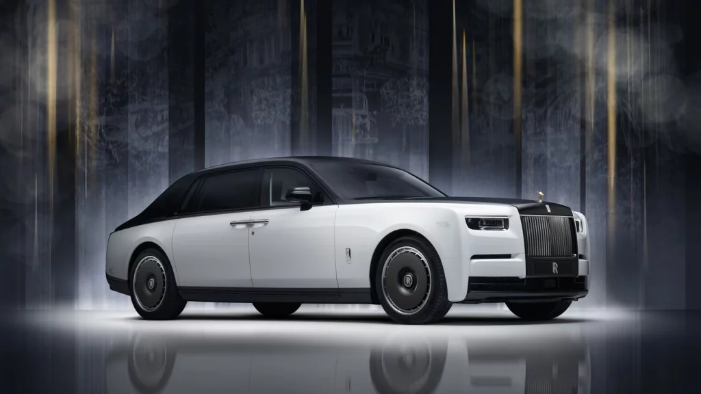 Un siglo de lujo rodante: Rolls-Royce celebra el centenario del Phantom con una edición extraordinaria 9 Motor16 Rolls Royce Phantom Centenary 3 Motor16